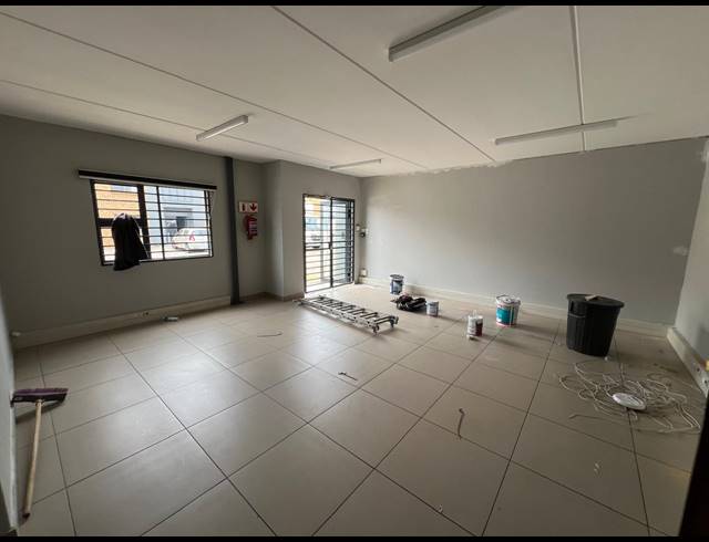 347M² WAREHOUSE TO LET IN STRIJDOMPARK